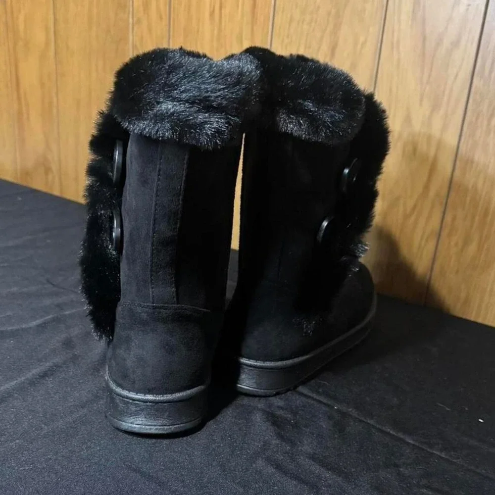 Black‎ faux fur boots with rubber soles Size 9 BRAND NEW